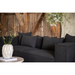 Gillholmen Sofa 4-pers i Mrkegr (FORUDBESTILLING)