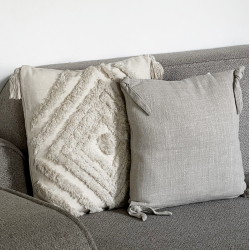 Jasmine Pude i Off-White - 45x45 cm 